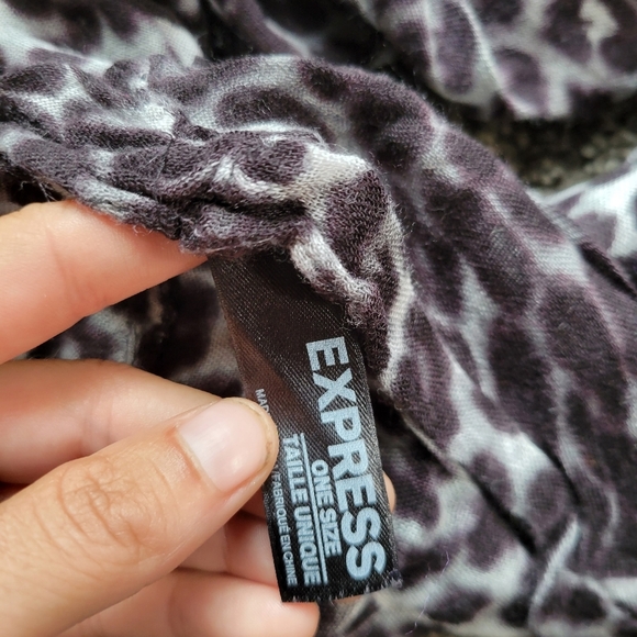 Express Leopard Infinity Scarf Black Gray White - Picture 5 of 6